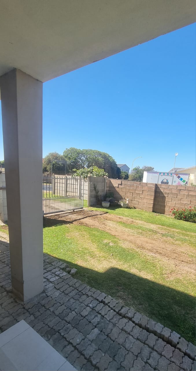 To Let 3 Bedroom Property for Rent in Jeffreys Bay Central Eastern Cape
